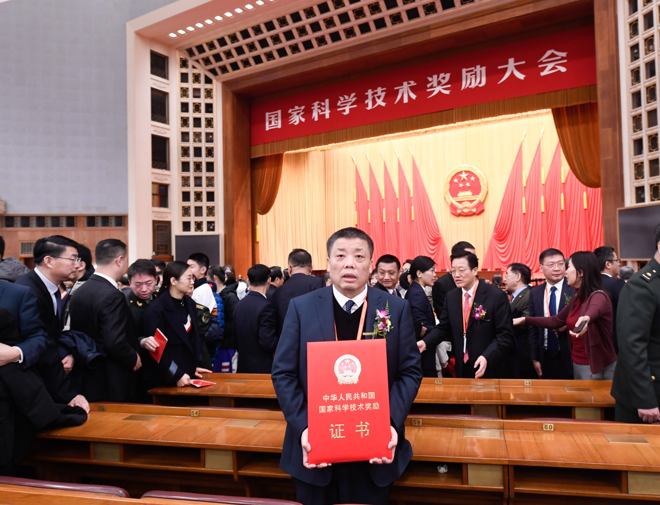2019年，，，，，，荣获国家科学手艺前进奖二等奖.jpg